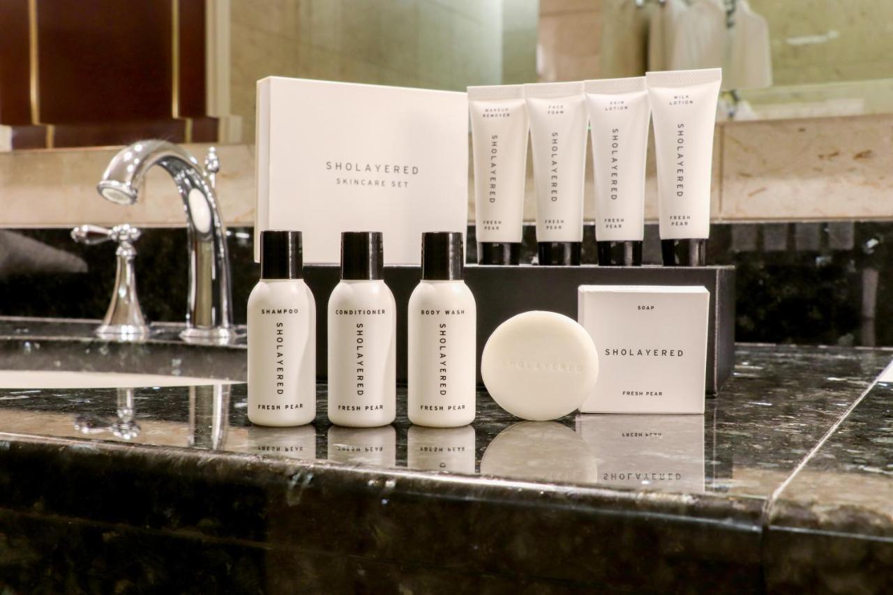 Premier Hotel -Tsubaki- Sapporo Esterno foto A selection of the amenities provided by the hotel