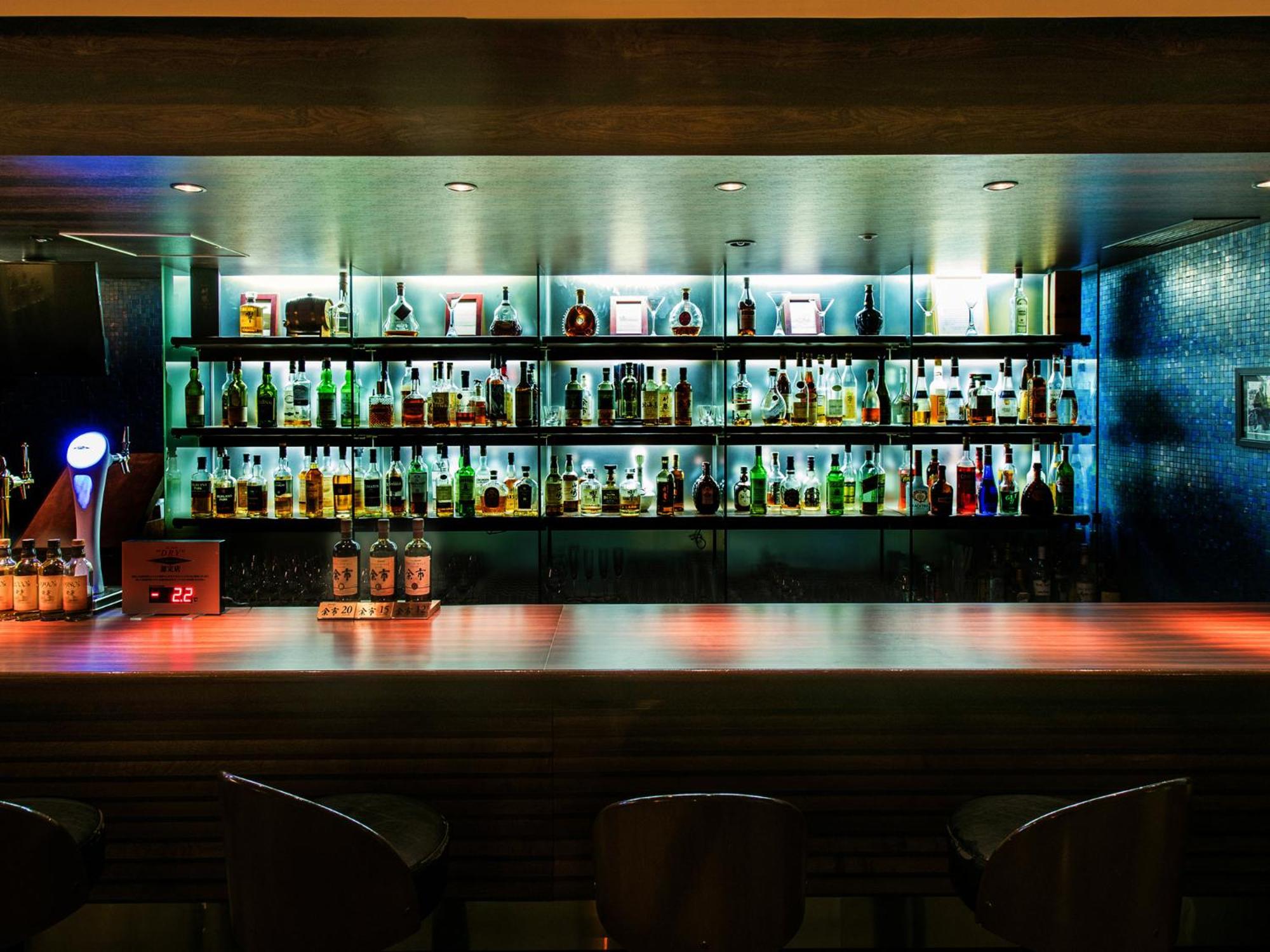 Premier Hotel -Tsubaki- Sapporo Esterno foto A bar in a nightclub